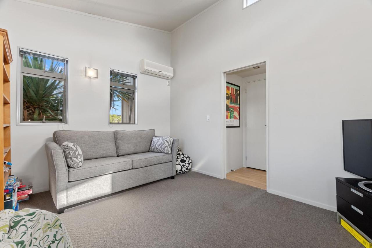 Restful Ruakaka - Ruakaka Holiday Home מראה חיצוני תמונה